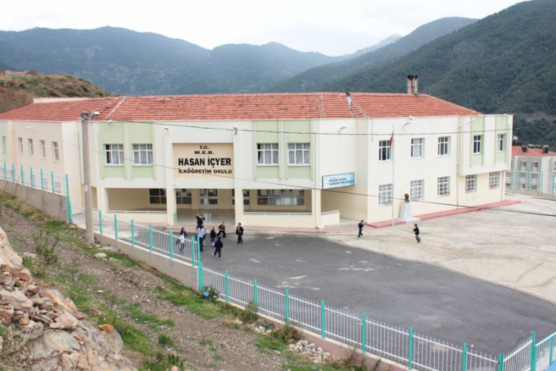 Hasan İçyer Ortaokulu 