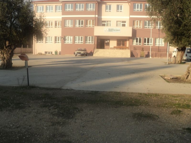 Mustafa Ayşe Yanbastı Ortaokulu 