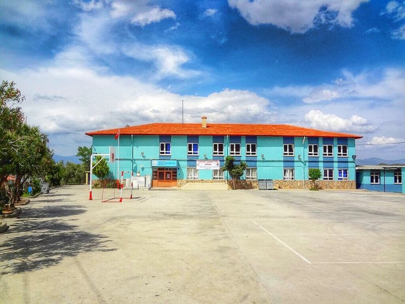 Bademli Şükrü Saraçoğlu Ortaokulu 