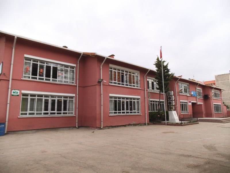 Lütfiye Kısacık İlkokulu 