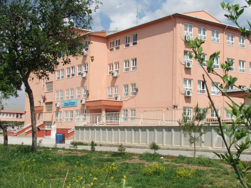Semiha Uruninandı Ortaokulu 