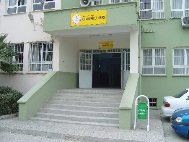 Cumhuriyet Mesleki Ve Teknik Anadolu Lisesi 