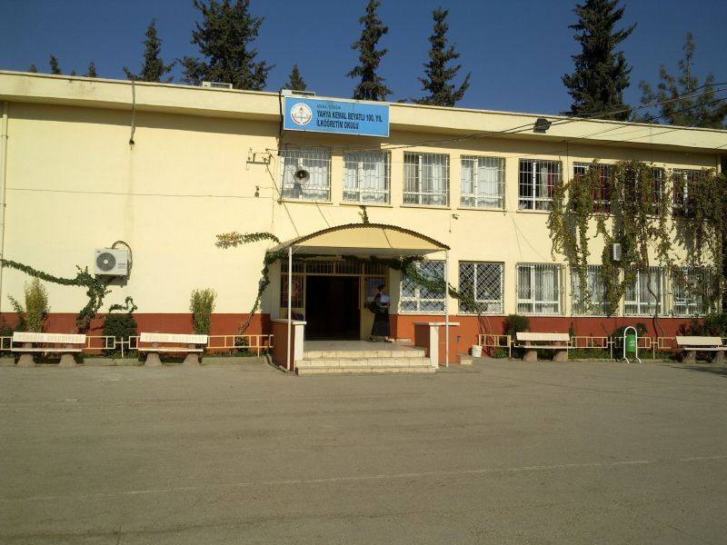 Yahya Kemal Beyatlı 100.yıl İlkokulu 