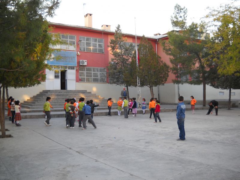 Kahta Hürriyet İlkokulu 