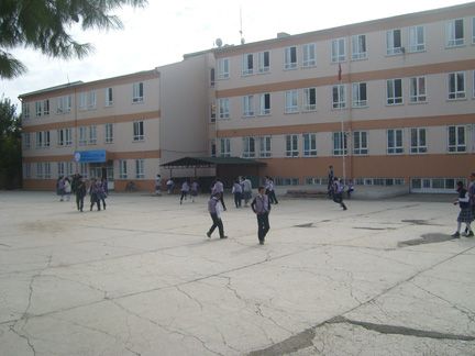Karacaoğlan Ortaokulu 