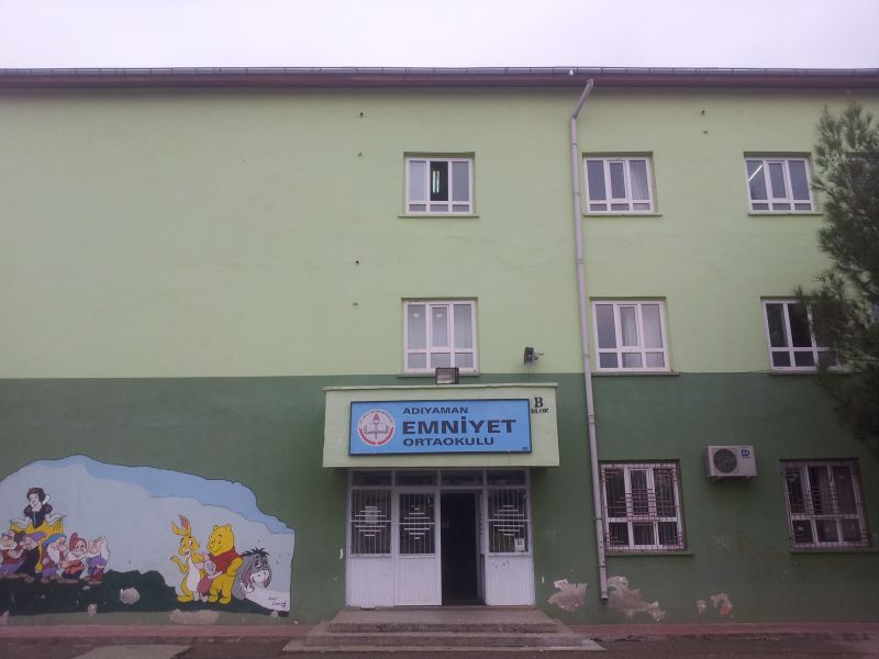 Emniyet Ortaokulu 