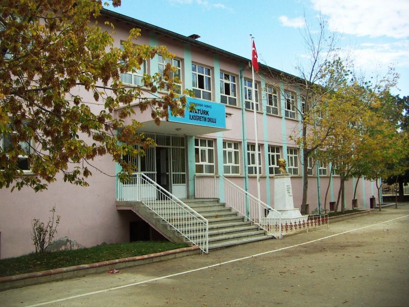 Atatürk Ortaokulu 