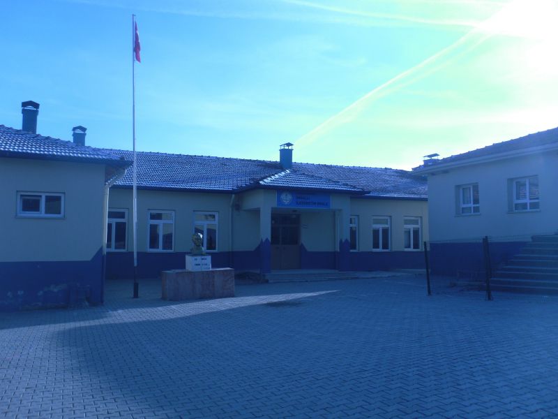 İmrallı İlkokulu 