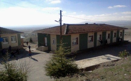 Yörükkaracaören İlkokulu 