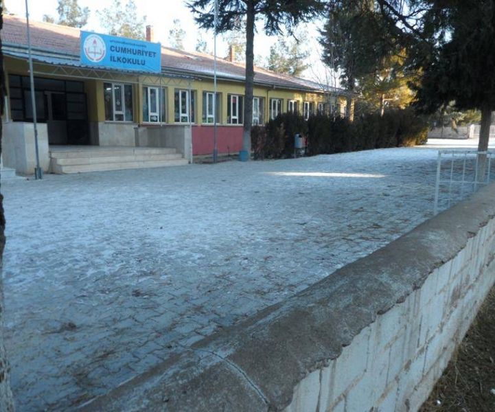 Cumhuriyet İlkokulu 