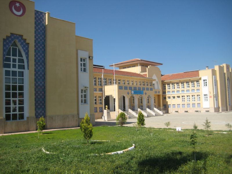 Menderes İlkokulu 