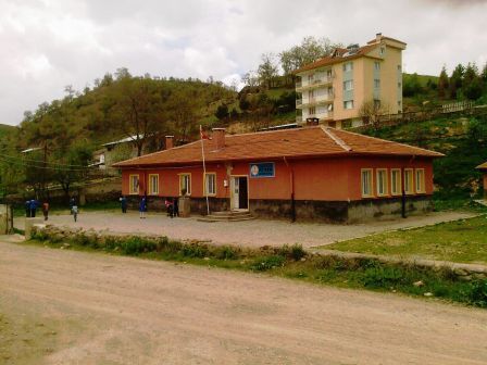 Kıyır İlkokulu 