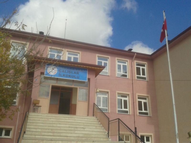 Çalişlar İlkokulu 