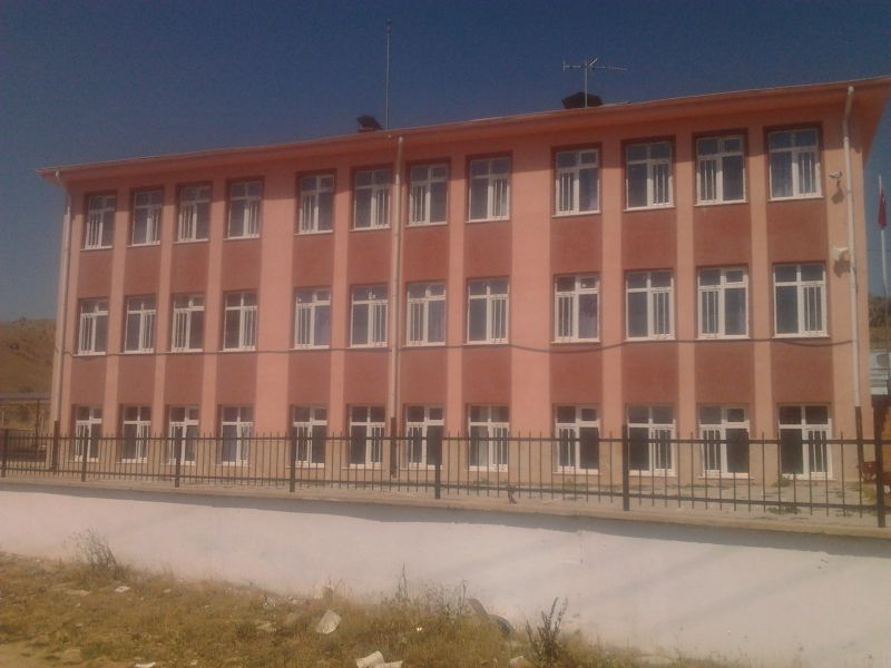 Çıkrık Öğretmen Hamza Kesman Ortaokulu 