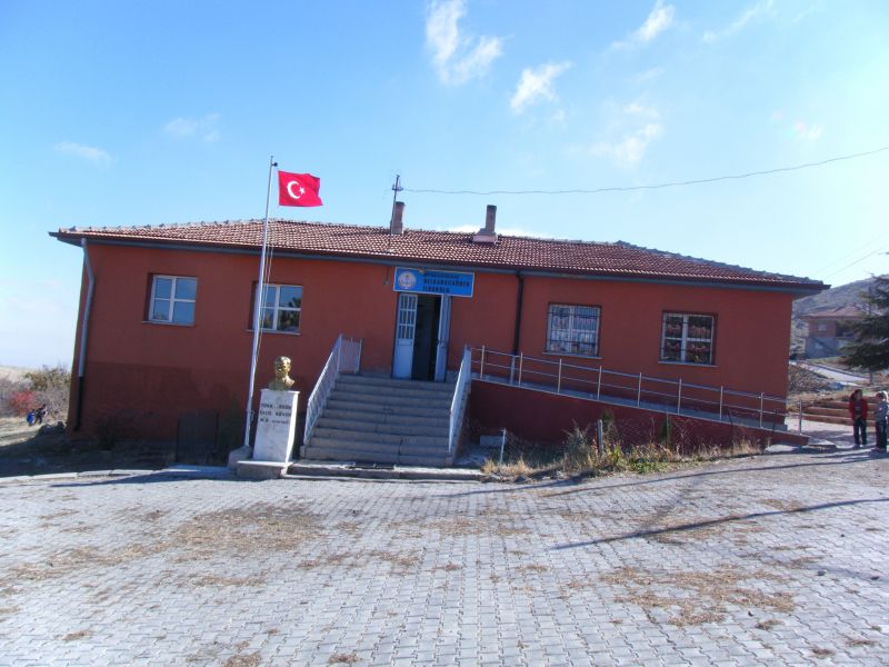 Belkaracaören İlkokulu 