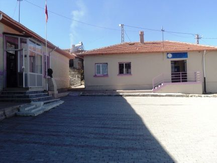 Değirmenayvalı Ahmet Bayram Ortaokulu 