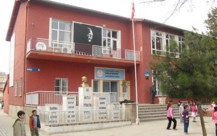 Miralay Reşatbey İlkokulu 
