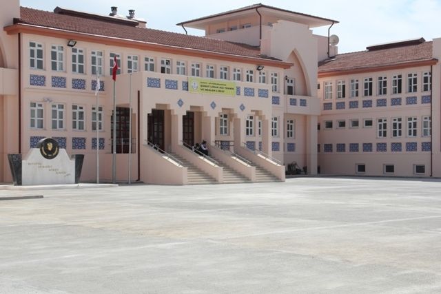 Şuhut Limak Mesleki Ve Teknik Anadolu Lisesi 