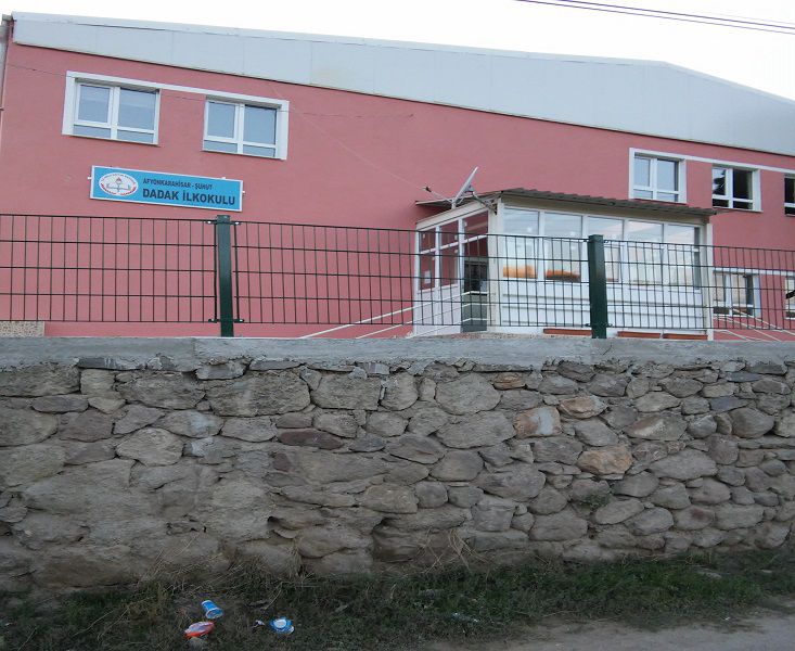 Dadak İlkokulu 