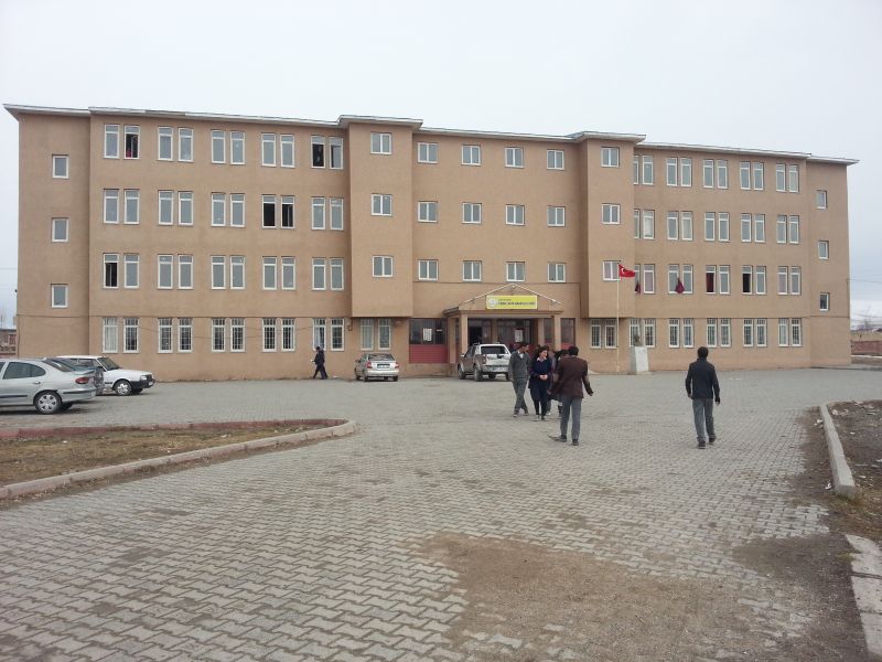 Cemal Kaya Anadolu Lisesi 