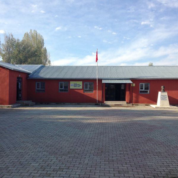 Tendürek Dağı Mesleki Ve Teknik Anadolu Lisesi 