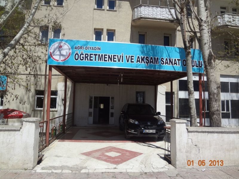 Öğretmen Evi Ve Akşam Sanat Okulu 