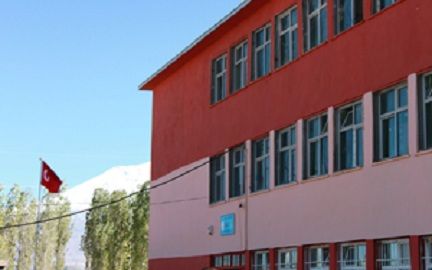 Gökçekaynak İlkokulu 