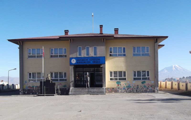 Somkaya Hüsnü M.özyeğin İlkokulu 