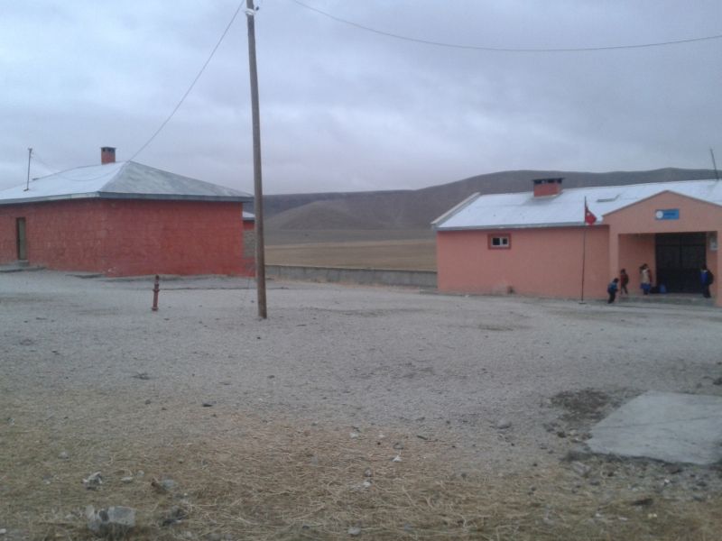 Ömerbey İlkokulu 