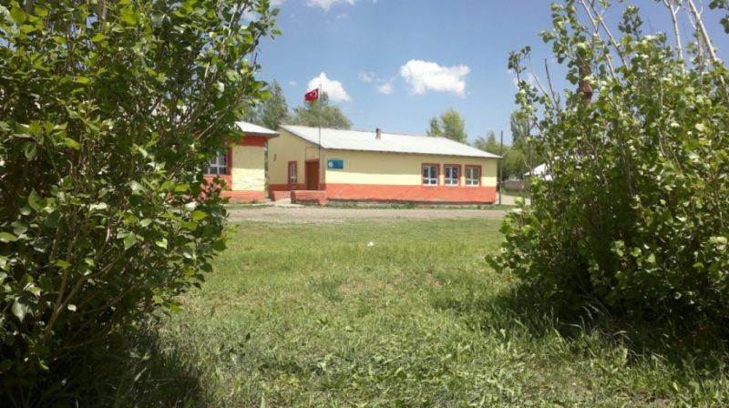Uzunyazı İlkokulu 