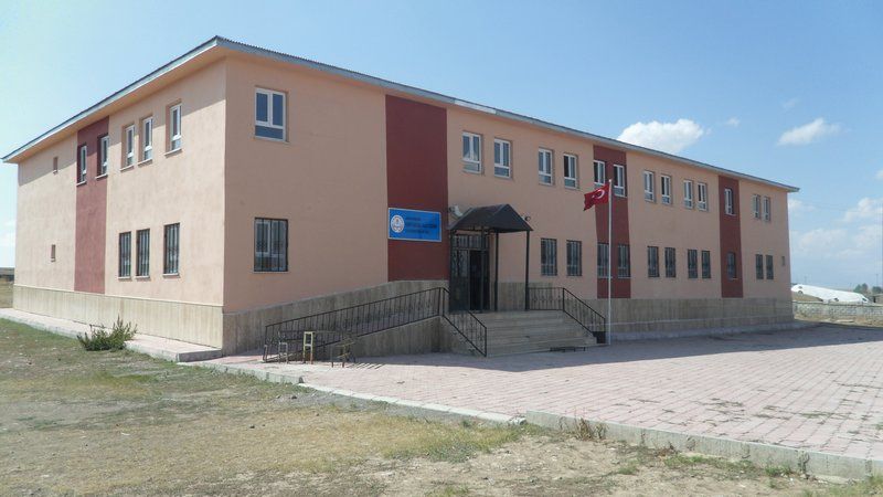 Aşağı Karabal Halis Özdemir Ortaokulu 