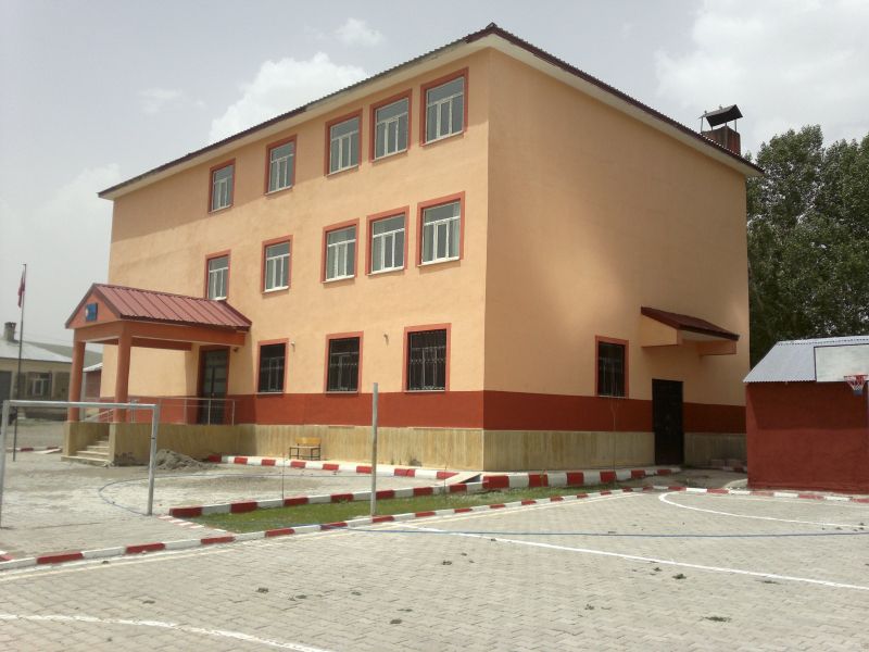 Kaçmaz Ortaokulu 