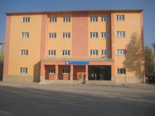 Hürriyet İlkokulu 