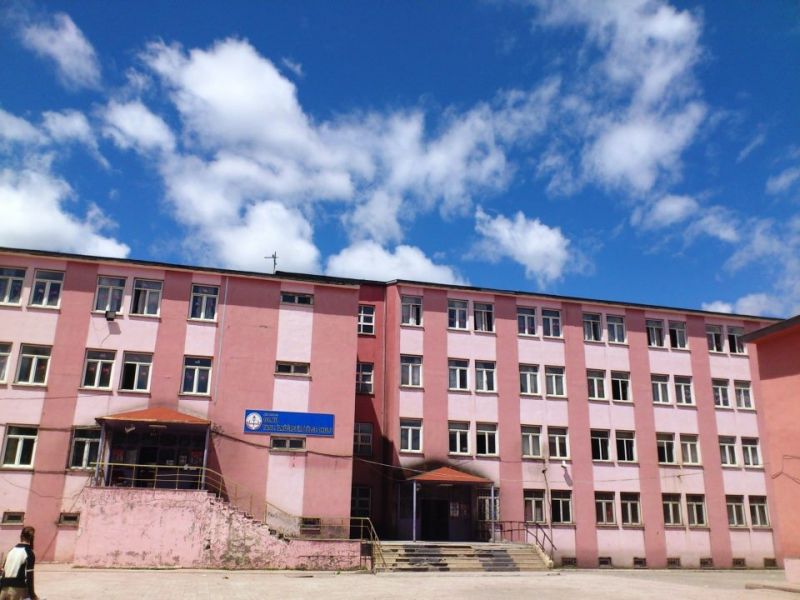 Merkez 100.yıl Ortaokulu 