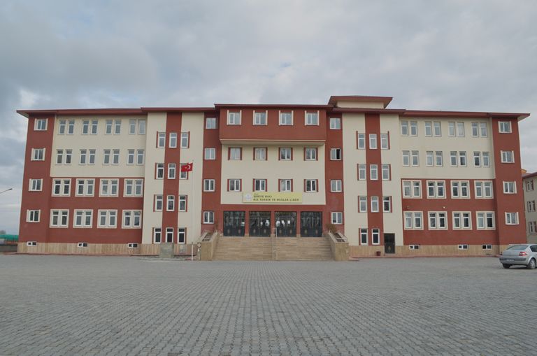 Şerife Bacı Kız Teknik Ve Meslek Lisesi 