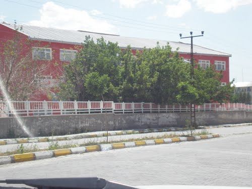 İbrahim Çeçen İlkokulu 