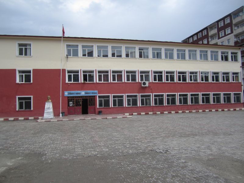 Cumhuriyet Ortaokulu 