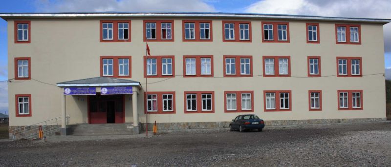 Dedeli Sebahattin Yıldız Ortaokulu 