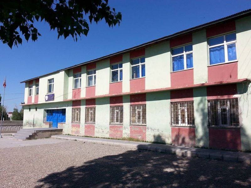 Sütlüpınar Ortaokulu 