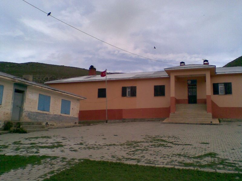 Aşağı Karahalit İlkokulu 