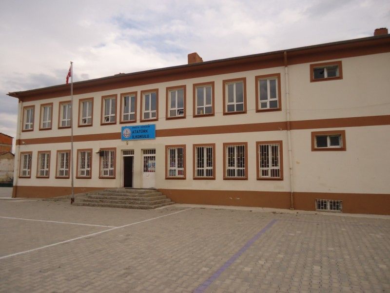 Atatürk İlkokulu 
