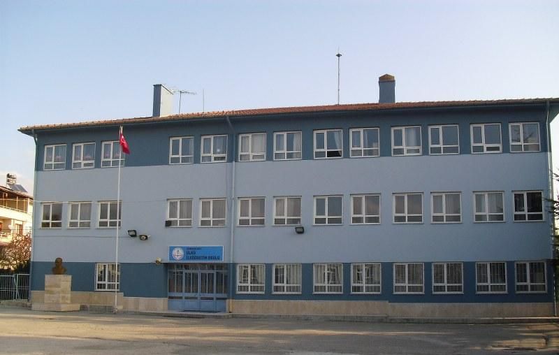 Ülkü Ortaokulu 