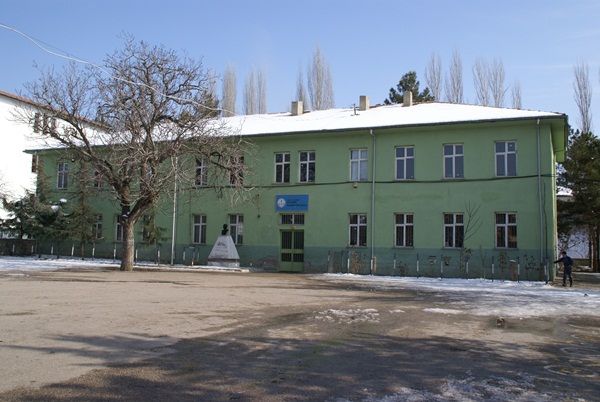 Atatürk İlkokulu 
