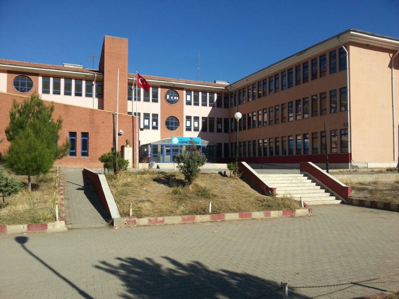 Albayrak Ortaokulu 