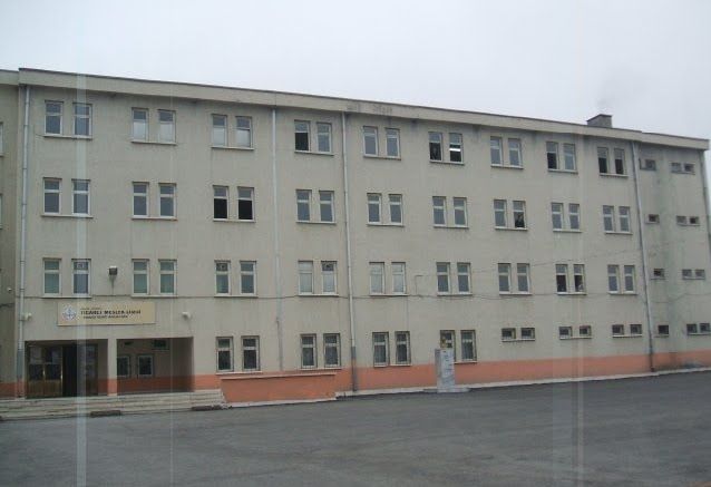 Suluova Adnan Menderes Mesleki Ve Teknik Anadolu Lisesi 