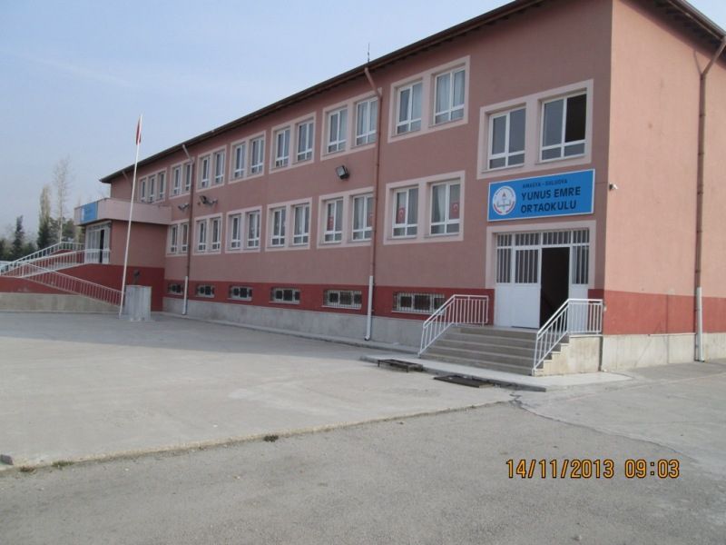 Yunus Emre Ortaokulu 