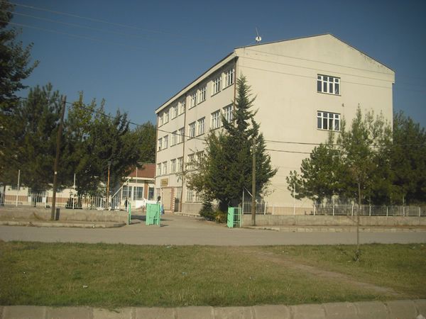 Taşova Şehit Polis Ahmet Yaşar Meslekî Ve Teknik Eğitim Merkezi 