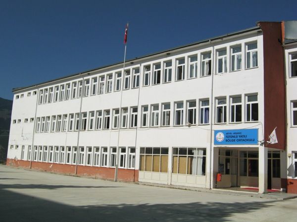 Ardanuç Tütünlü Yatılı Bölge Ortaokulu 