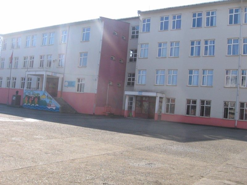 Hacılar İlkokulu 