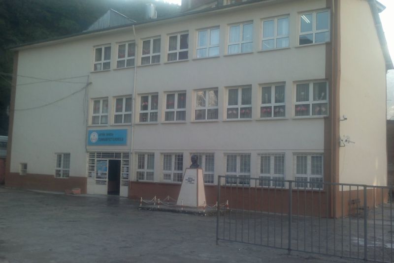 Cumhuriyet İlkokulu 